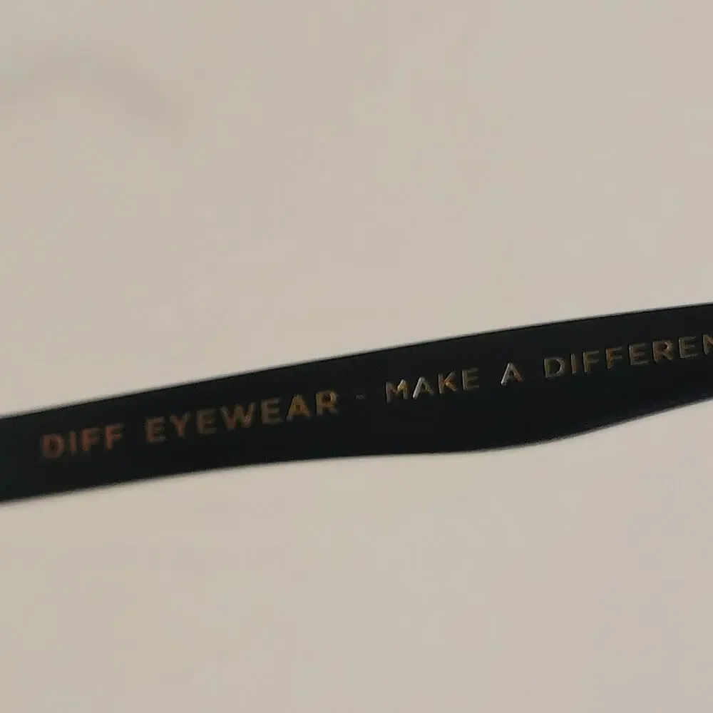 Diff Eyewear Cateye Rose Pink Polarized Mirrored Sunglasses MB-PK07P.